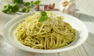 Prosty przepis na pesto spaghetti, który zachwyci Twoje podniebienie