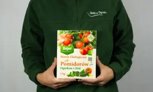 Naturalny nawóz do pomidorów i ogórków Target Natural. Opakowanie 1 kg z wizerunkiem pomidorów i ogórków.