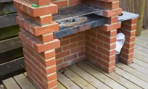 Zbuduj grill z cegły: Poradnik DIY krok po kroku | Trwały grill w ogrodzie