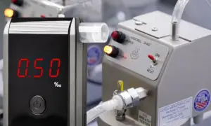 Alkomat nie działa? Reset czy kalibracja co naprawdę pomoże?