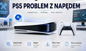Konsola PS5 z kontrolerem, obok ikona płyty z wykrzyknikiem. Reklama serwisu PS5 problem z napędem, jak włożyć płytę do PS5.
