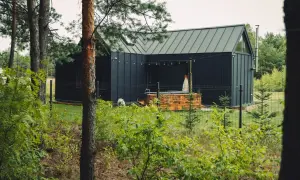 Domek nad jeziorem na Mazowszu: Gdzie szukać i co robić?