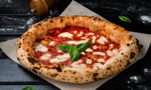 Pizza neapolitańska czym się różni od innych rodzajów pizzy?