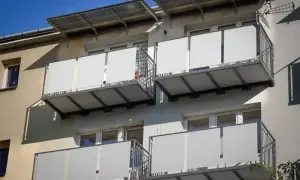 Dobudowa balkonu w bloku: Przewodnik krok po kroku. Czy to się opłaca?