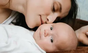 Ile trwa połóg po porodzie naturalnym? Sprawdź doświadczenia z forum!