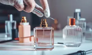 Jak otworzyć butelkę po perfumach bez uszkodzenia zawartości