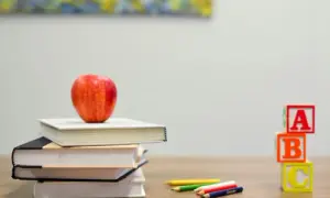 Co to jest prawo oświatowe i jak wpływa na edukację w Polsce?