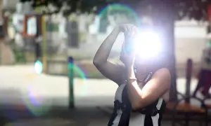 Jak podłączyć zewnętrzną lampę błyskową krok po kroku - poradnik fotografa