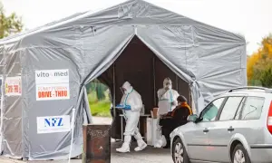 Gdzie zrobić test COVID-19 w Warszawie? Mobilne punkty i ceny