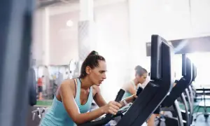 Cardio przed czy po siłowni? Maksymalizuj efekty treningu!