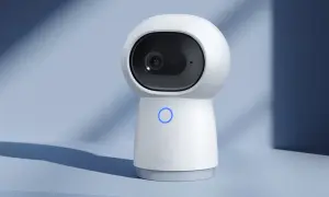Caméra de surveillance intelligente Aqara Camera Hub G3, au design moderne et épuré, avec un anneau lumineux bleu.