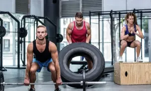Jak wygląda trening CrossFit? Czego się spodziewać krok po kroku?