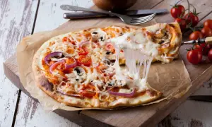 Kaloryczność pizzy 42 cm: Od 1400 do 2500 kcal! Co wybrać?
