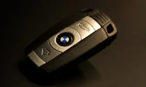 Jak naładować kluczyk BMW E90 - uniknij problemów z baterią