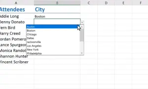 Lista rozwijana w Excelu pokazuje miasta dla uczestników. Wybrano Austin.