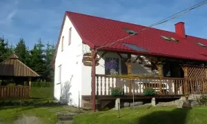 Tarnica noclegi: Wołosate czy Ustrzyki Górne? Wybierz idealną bazę!