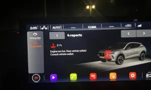 Alerta de motor sobrecalentado en Cupra Formentor. Indica "Engine too hot. Stop vehicle safely!".