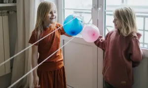Fascynujące eksperymenty z balonem: Nauka i zabawa w domu!