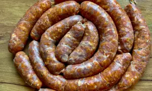 Jelita do kiełbasy: przygotuj je perfekcyjnie i uniknij pękania!