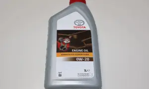 Olej 0W-20 Toyota: Co musisz wiedzieć? Normy, zamienniki, hybrydy.