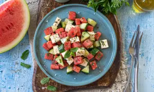 Wassermelonen-Feta-Salat: Einfaches Rezept für Sommerfrische