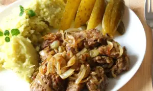 Jak zrobić idealną wątróbkę drobiową? Miękka i soczysta!