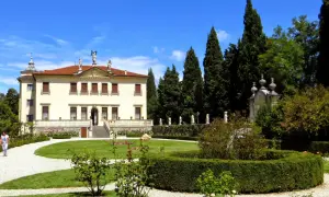 Villa veneta con giardino all'italiana, un luogo incantevole tra le ville da visitare.
