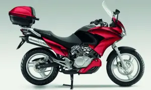 Honda Varadero 125: Gaźnik czy wtrysk? Co wybrać przed zakupem?