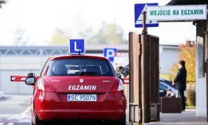 Ile zarabia egzaminator prawa jazdy? Zaskakujące fakty o wynagrodzeniu