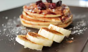 Przepis na zdrowe pancakes, które zaspokoją Twoje pragnienia na słodko