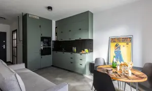 Jak urządzić wąski salon? Sprytne triki na efekt "wow"!