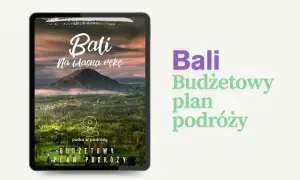 Bali budżetowy plan podróży na własną rękę. Widok na wulkan i wioskę o zachodzie słońca.
