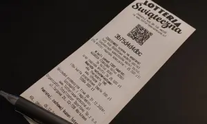 Kupon loterii świątecznej z kodem QR do rejestracji. Szansa na wygranie Volvo XC60 i innych nagród.