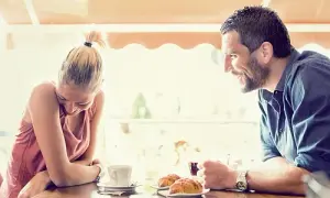Tematy do rozmowy z dziewczyną: Jak zacząć i podtrzymać rozmowę?