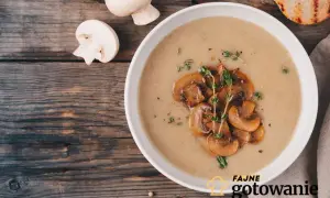 Jak zrobić zupę krem z pieczarek? Prosty przepis krok po kroku