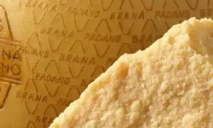 Gdzie kupić parmezan w Polsce? Sprawdzone sklepy i oferty
