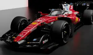 El monoplaza de Fórmula 1 Ferrari, con su icónico rojo y patrocinadores, listo para la velocidad.