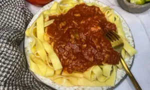 Szybkie i łatwe spaghetti z tuńczykiem – idealne na obiad