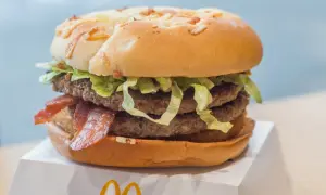 Burger Drwala - co w nim jest? Składniki i alergeny, które musisz znać