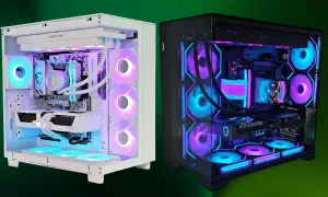 Zwei beleuchtete Gaming-PCs, einer weiß mit RGB-Lüftern und einer Radeon-Grafikkarte, der andere schwarz mit Neon-Akzenten und einer PCIe 5.0 GPU.