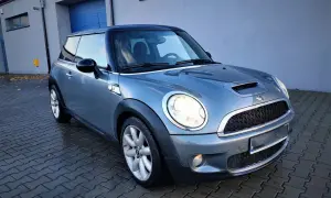 Twój MINI R56: Pojemność baku, realny zasięg i pułapki wskaźnika