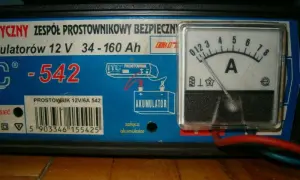 Prostownik: Jak odczytać pełne naładowanie i chronić akumulator?