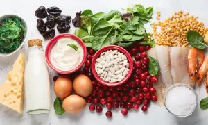 Alimenti ricchi di iodio: alghe, pesce, latticini, uova, prugne.