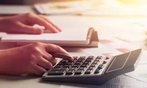 Fundusz Alimentacyjny: Jak obliczyć dochód i nie stracić świadczenia?