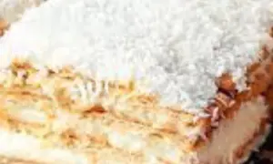 Przepis na ciasto rafaello z herbatnikami, które zachwyci każdego