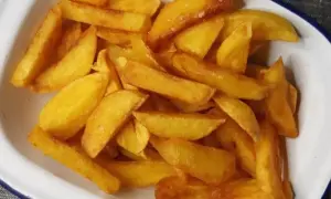Jak pokroić ziemniaki na idealne frytki? Poradnik krok po kroku