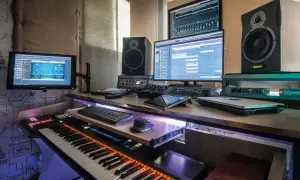 Produkcja muzyki elektronicznej: Jak zacząć? Sprzęt i pierwsze kroki.