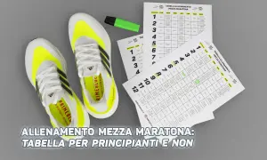 Scarpe da corsa e tabelle ripetute per allenamento mezza maratona, ideali per principianti.
