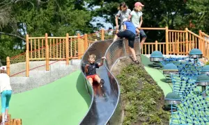 Plac zabaw Park Ujazdowski: Godziny, dostępność i atrakcje 2025
