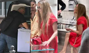 Gwiazdy kupują luksusowe przedmioty za pierwszą wypłatę. Jennifer Lopez w czerwonej sukience w butiku Dior.